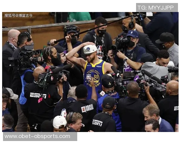 万圣夜对决魔鬼077战队进前五罗斯50分重回巅峰库里53分领跑全场 万圣夜对决魔鬼077战队进前五罗斯50分重回巅峰库里53分领跑全场