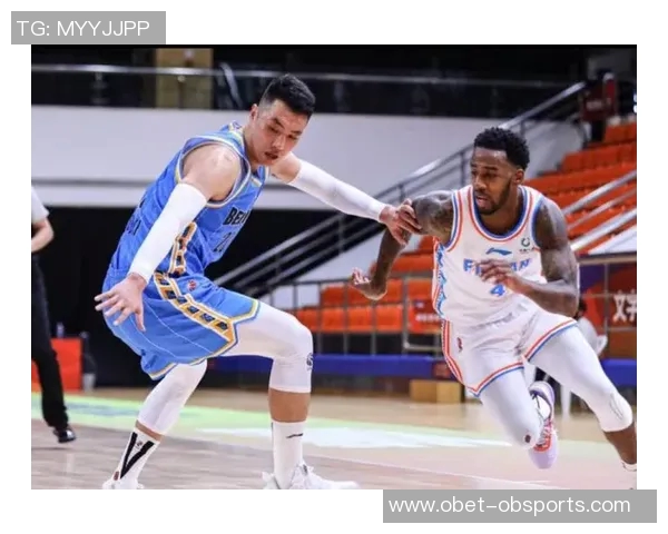 亚当斯替补出战12分钟表现神勇四投全中贡献8分2板2助